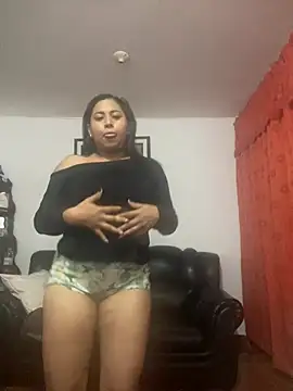 Mia and Scarlett online show from 07/07/26, 01:52