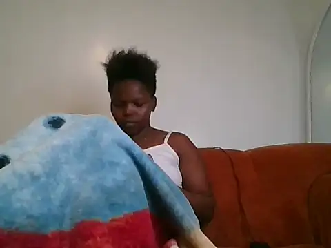 petite shakes online show from 07/08/26, 10:03