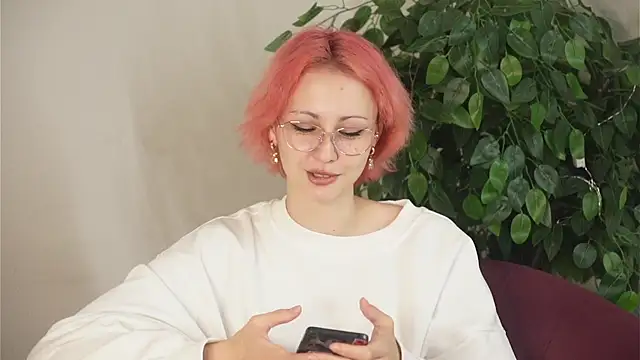 ErmelindaRottner online show from 07/08/26, 07:46