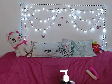 Vanessa333 online show from 07/07/26, 06:47