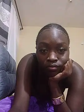 Snapshot of squirtyvee chatting on 07/07/26, 11:47 squirtyvee online show from 07/07/26, 11:47