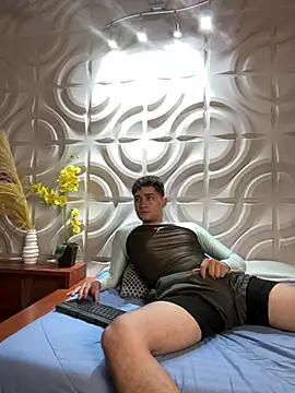 NoahSalvatore online show from 07/10/26, 03:55
