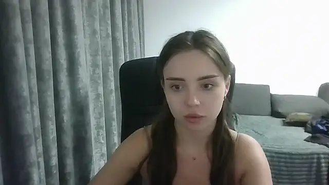EmilliaMils online show from 07/21/26, 08:33