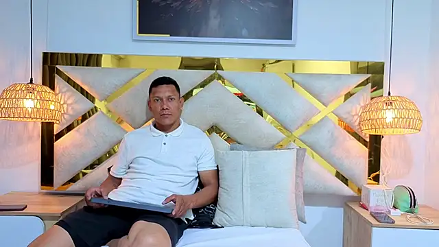 Zara and Roman online show from 07/17/26, 03:46