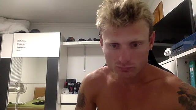 Snapshot of Nakedendurance1994 chatting on 07/15/26, 08:25 Nakedendurance1994 online show from 07/15/26, 08:25