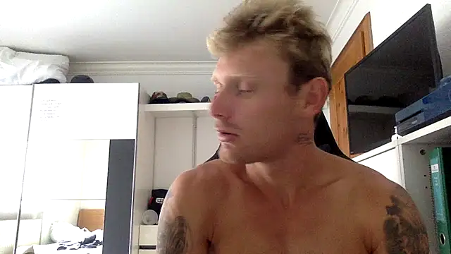 Snapshot of Nakedendurance1994 chatting on 07/19/26, 11:03 Nakedendurance1994 online show from 07/19/26, 11:03