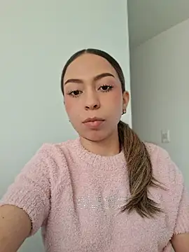 LuluBerry7 online show from 07/16/26, 04:02