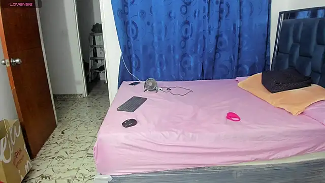 LupeAdams online show from 02/11/25, 02:57