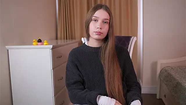 CarolaMolone online show from 07/16/26, 04:51