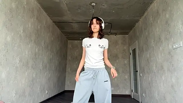 muwi nuwi online show from 07/17/26, 12:34