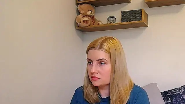 alisenties online show from 04/23/26, 02:41