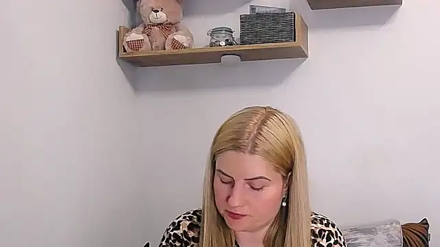 alisenties online show from 06/15/26, 03:47
