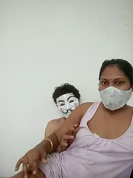 Snapshot of Indian_Coupless chatting on 07/15/26, 12:32 Indian Coupless online show from 07/15/26, 12:32