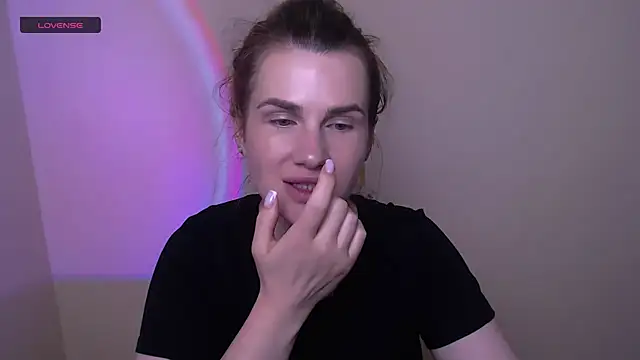 Snapshot of AniWa777 chatting on 07/13/26, 09:23 AniWa777 online show from 07/13/26, 09:23