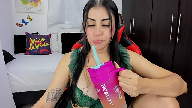 lucy007  online show from 03/04/25, 08:05