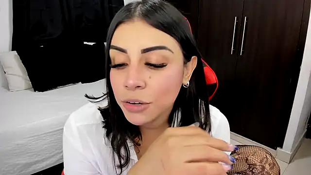 lucy007  online show from 09/24/25, 11:19