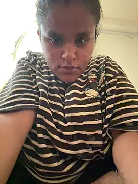 Snapshot of bhumii_ chatting on 07/16/26, 06:30 bhumii online show from 07/16/26, 06:30