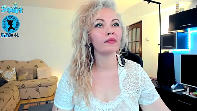 WhitneyLynn online show from 09/13/25, 08:52