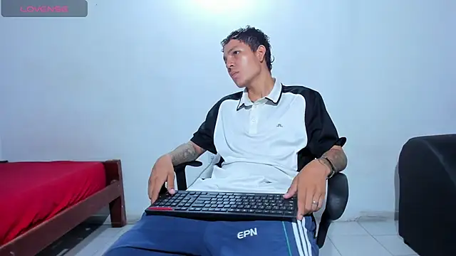 Snapshot of Deivis_Xs chatting on 07/22/26, 04:54 Deivis Xs online show from 07/22/26, 04:54