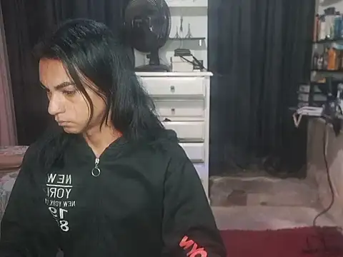 Snapshot of Aryannagutierrez chatting on 07/15/26, 12:49 Aryannagutierrez online show from 07/15/26, 12:49