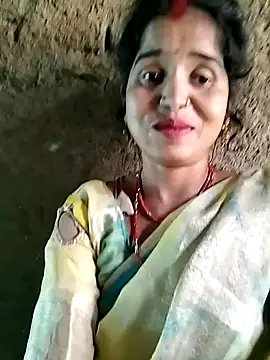 Snapshot of Simran_Love143 chatting on 07/19/26, 05:44 Simran Love143 online show from 07/19/26, 05:44