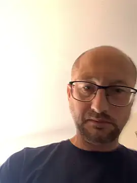 Snapshot of Rosbif69 chatting on 07/20/26, 11:34 Rosbif69 online show from 07/20/26, 11:34