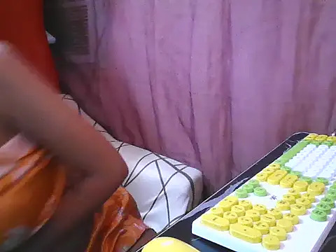 Snapshot of SaucyPussyxx chatting on 07/17/26, 12:34 SaucyPussyxx online show from 07/17/26, 12:34