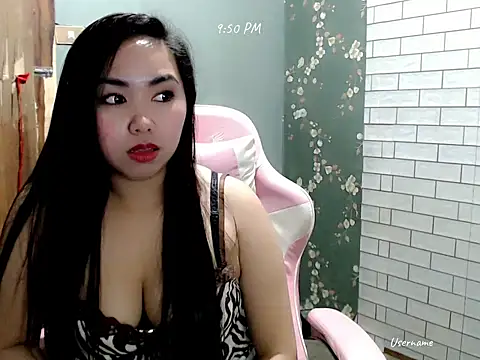 Snapshot of your_pinay_kassy chatting on 07/18/26, 01:48 your pinay kassy online show from 07/18/26, 01:48