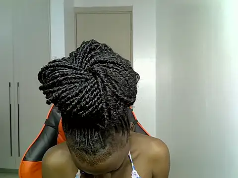 spot curvy online show from 08/06/26, 12:23