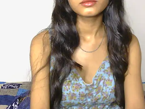 aesthetic- girl online show from 07/23/26, 06:33