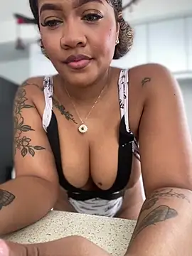 riri brunnete online show from 01/10/25, 02:34