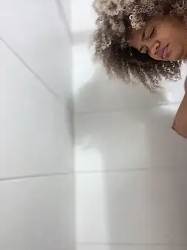 riri brunnete online show from 02/08/25, 12:50