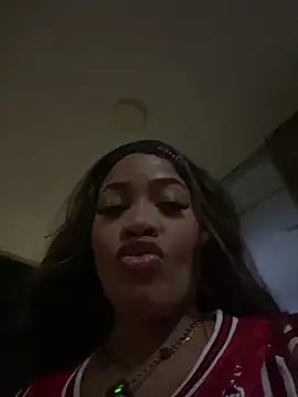 Snapshot of riri_brunnete chatting on 06/13/26, 04:10 riri brunnete online show from 06/13/26, 04:10