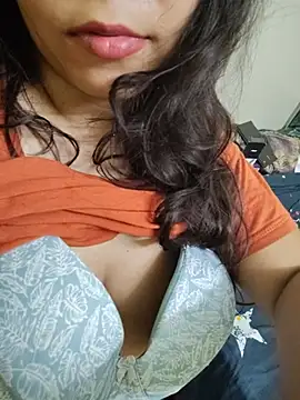 Snapshot of zyrahtamil chatting on 07/22/26, 03:48 zyrahtamil online show from 07/22/26, 03:48