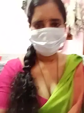 Snapshot of radhika78990 chatting on 07/23/26, 02:48 radhika78990 online show from 07/23/26, 02:48
