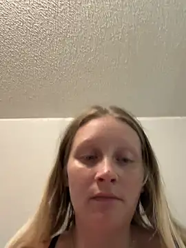 Lipsofanangelll online show from 07/27/26, 06:48