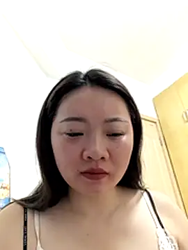 Snapshot of innnnn- chatting on 07/23/26, 12:13 innnnn- online show from 07/23/26, 12:13