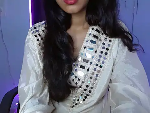 aayra  online show from 07/23/26, 06:44