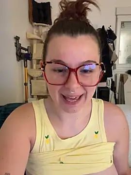 lilichaudee online show from 07/27/26, 08:38