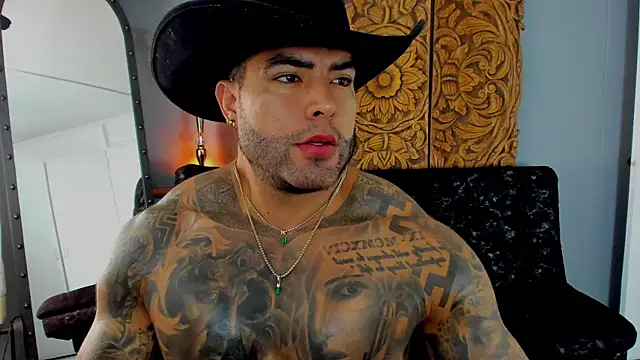 Aaron Vega online show from 08/03/26, 01:49