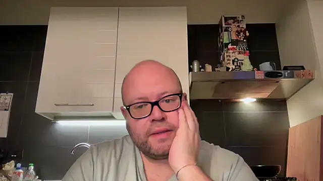 theitalianbear online show from 02/12/25, 07:56