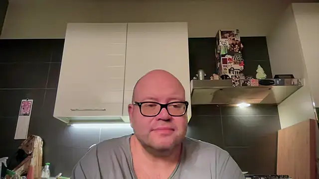 theitalianbear online show from 04/28/26, 02:27