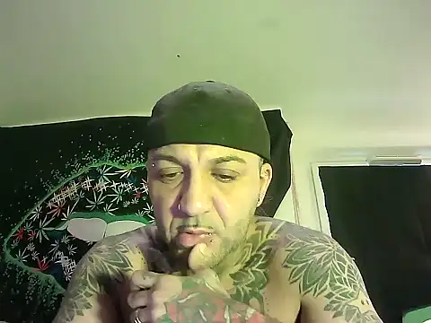 Snapshot of MagicStickBoy chatting on 09/11/25, 11:10 MagicStickBoy online show from 09/11/25, 11:10