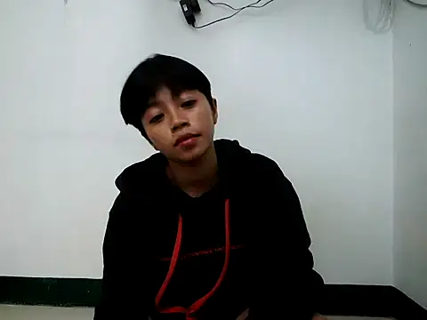 yanzie1300 online show from 07/27/26, 11:39