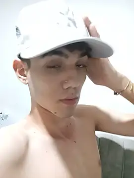 Snapshot of Liam__boy_ chatting on 07/31/26, 06:24 Liam boy online show from 07/31/26, 06:24