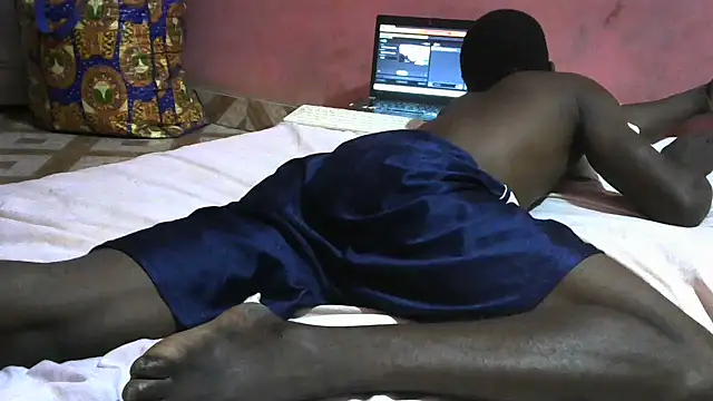 Snapshot of blakkvirus chatting on 10/03/25, 12:40 blakkvirus online show from 10/03/25, 12:40