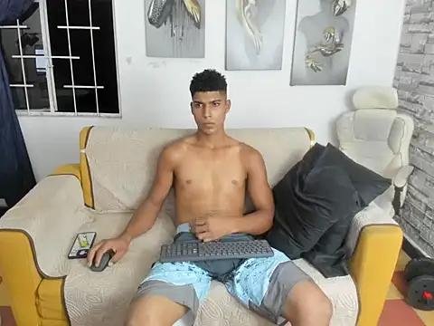 Snapshot of santiago_diazz chatting on 08/02/26, 02:21 santiago diazz online show from 08/02/26, 02:21