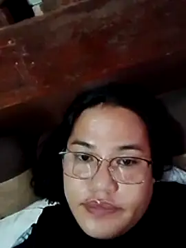Snapshot of Andrea0414 chatting on 07/16/26, 04:18 Andrea0414 online show from 07/16/26, 04:18