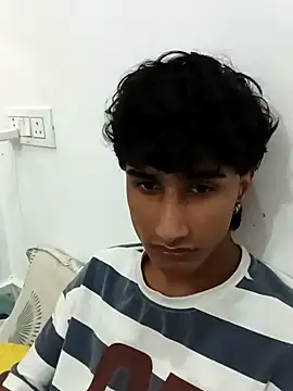 Snapshot of Innocent_kush chatting on 07/31/26, 01:43 Innocent kush online show from 07/31/26, 01:43