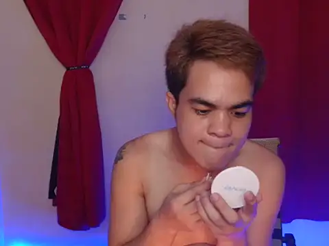 Snapshot of mike_jm chatting on 11/25/25, 09:09 mike jm online show from 11/25/25, 09:09